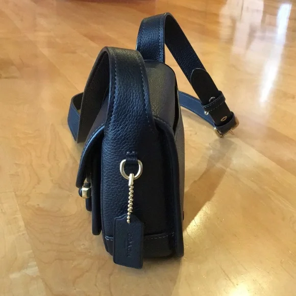 COACH | Tabby Messenger 19 Black Pebbled Leather - Picture 13 of 17